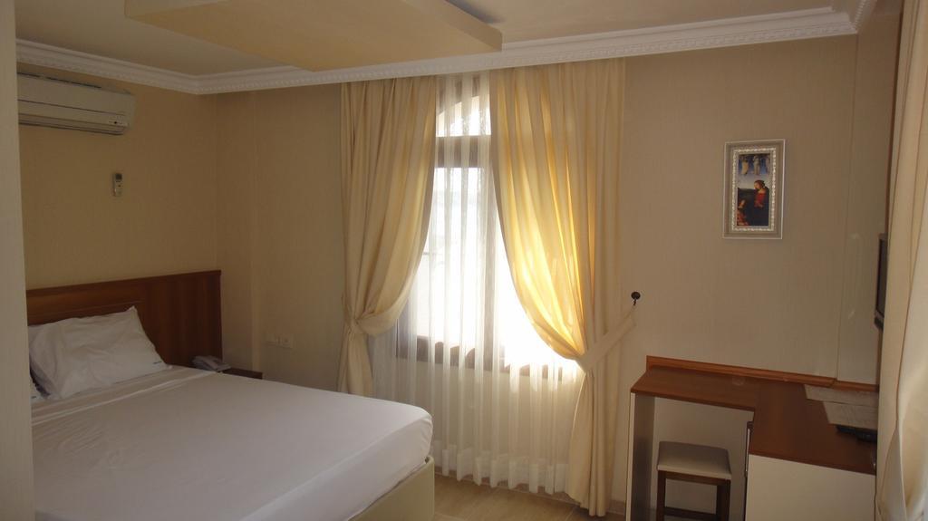 Golden Stone Butik Otel Çeşme Habitación foto